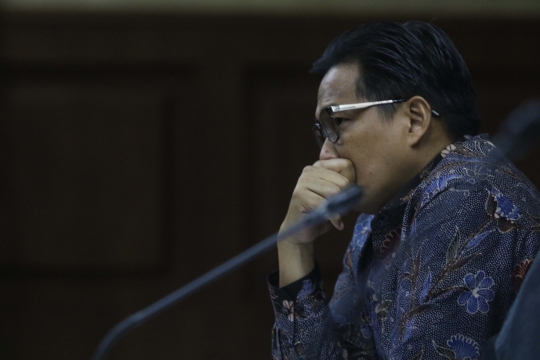 Sidang Lanjutan Bowo Sidik Pangarso Simak Keterangan Saksi