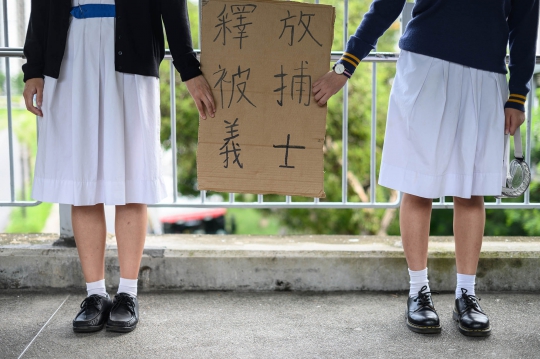 Pelajar SMA di Hong Kong Turut Gelar Aksi Unjuk Rasa