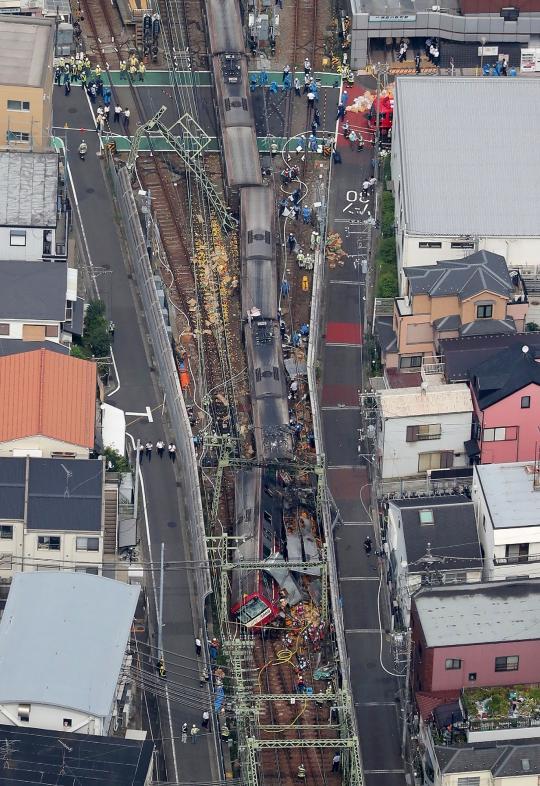 Kereta Tabrak Truk di Jepang, 35 Orang Terluka