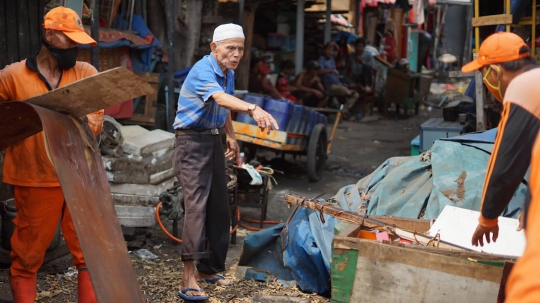 Kios Nasi Kapau di Jalan Kramat Raya Dibongkar