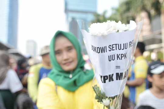 Aksi Bagi Bunga untuk Selamatkan KPK