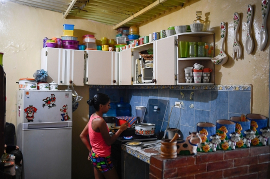 Krisis Parah Membuat Anak-Anak Venezuela Hidup Tanpa Orang Tua