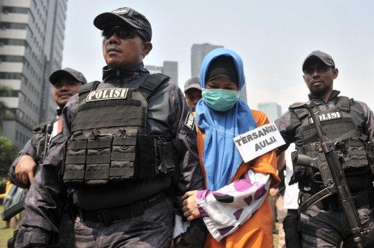 Melihat Rekonstruksi Aulia Kesuma Bakar Jasad Pupung dan Dana