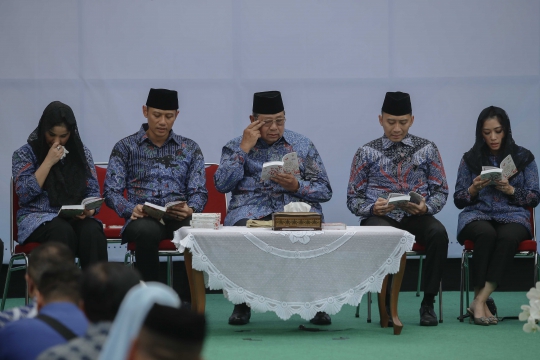 SBY Gelar Malam Kontemplasi dan Tahlilan 100 Hari Ibu Ani