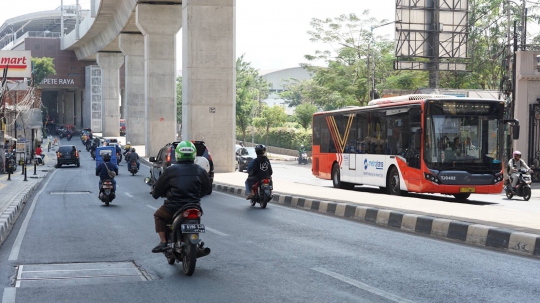 Hari Kedua Perluasan Ganjil Genap, Lalu Lintas Jalan Fatmawati Raya Ramai Lancar