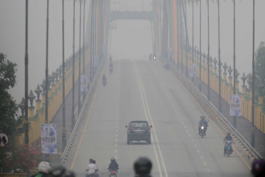 Kondisi Kabut Asap Pekat Selimuti Pekanbaru