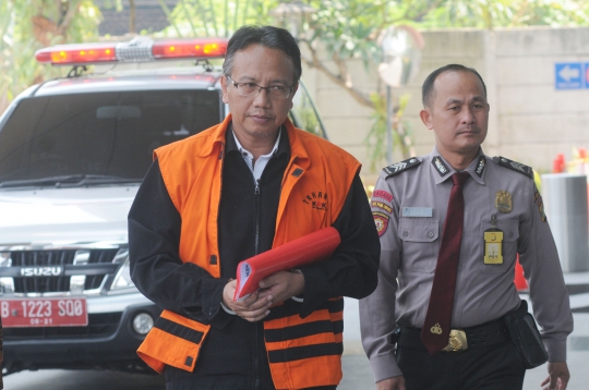 KPK Periksa Plt Sekretaris DPPKAD Terkait Kasus Suap