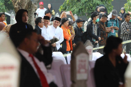 Warga Mulai Berdatangan ke Pemakaman BJ Habibie