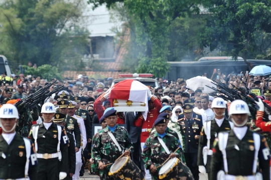 Upacara Militer Iringi Pemakaman BJ Habibie