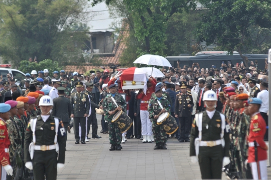 Upacara Militer Iringi Pemakaman BJ Habibie