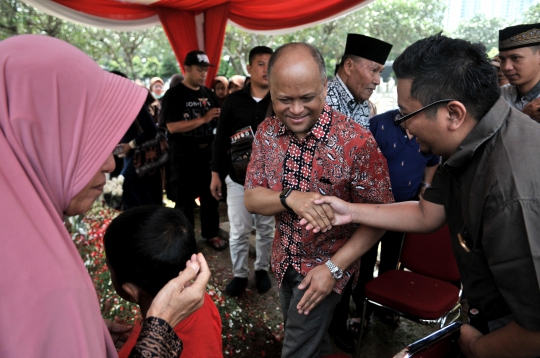 Ilham Habibie Berziarah ke Makam BJ Habibie