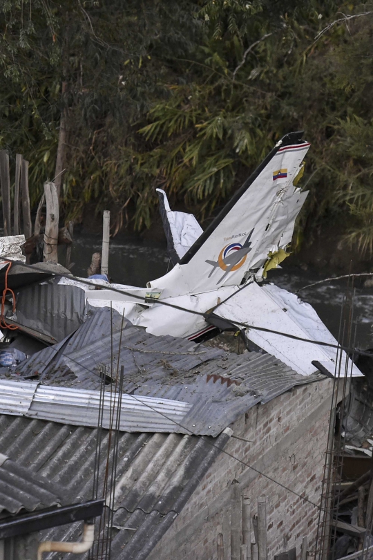 Pesawat Jatuh Timpa Permukiman Warga di Kolombia, 7 Tewas