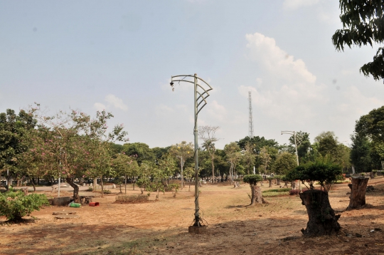 Kondisi Memprihatinkan Taman Kota Jatinegara