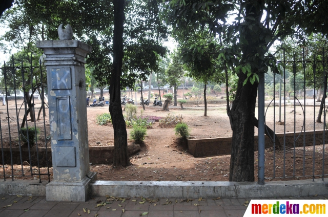 Foto Kondisi Memprihatinkan Taman Kota Jatinegara Merdekacom