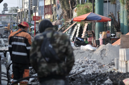 Nestapa Pedagang Nasi Kapau Tetap Berjualan di Tengah Proyek Pelebaran Trotoar