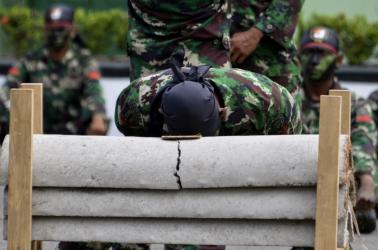 Atraksi Prajurit TNI dalam Latihan Militer di Aceh