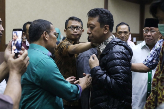 Mengaku Sakit, Sidang Eksepsi Romahurmuziy Batal