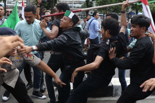 Tolak Pimpinan KPK Terpilih, HMI Bentrok dengan Aparat Keamanan