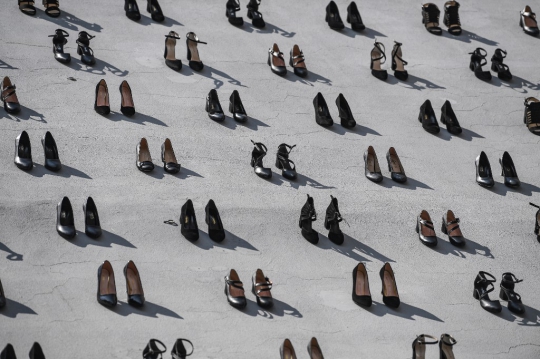 Sebanyak 440 Sepatu Wanita Dijadikan Pameran Instalasi di Turki