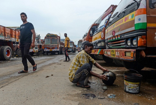 Aksi Mogok Kerja Supir Truk di India