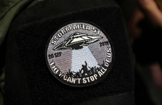 Menghadiri Seruan Berburu Alien di Markas Rahasia Militer AS