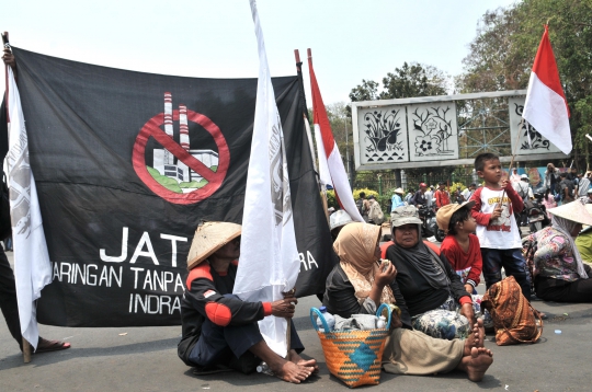 Ratusan Petani Unjuk Rasa di Istana Negara