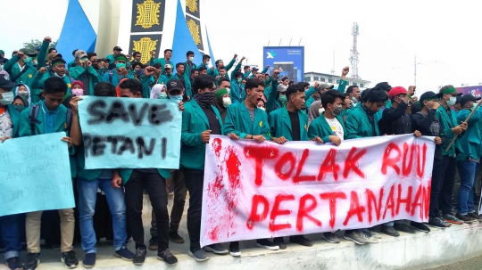 Ratusan Mahasiswa di Aceh Turun ke Jalan Tolak RUU Pertanahan