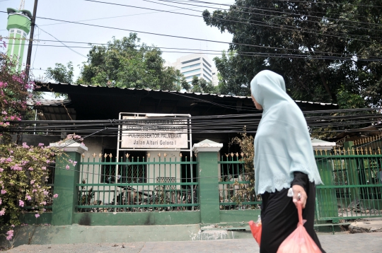 Kondisi Pos Polisi Subsektor Palmerah Hangus Dibakar Demonstran
