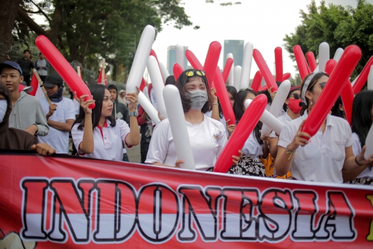 Aksi Gadis-gadis Cantik di Konser Rakyat Depan Gedung DPR/MPR