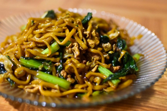 Mencicipi Mie Goreng Mang Udin yang Legendaris di Sukabumi