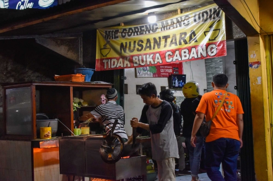 Mencicipi Mie Goreng Mang Udin yang Legendaris di Sukabumi