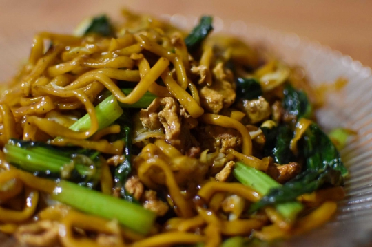 Mencicipi Mie Goreng Mang Udin yang Legendaris di Sukabumi