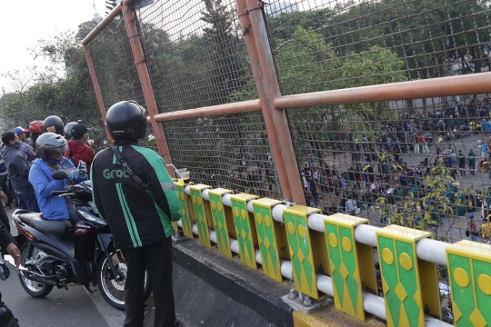 Aksi Damai Mahasiswa Jadi Tontonan Warga