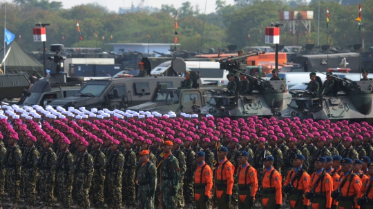 Ribuan Prajurit Gelar Gladi Bersih HUT ke-74 TNI