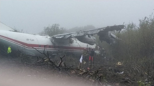 Pesawat Antonov Rusia Mendarat Darurat di Hutan, 5 Orang Tewas