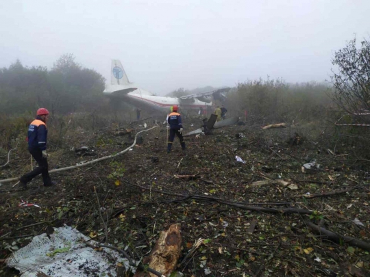 Pesawat Antonov Rusia Mendarat Darurat di Hutan, 5 Orang Tewas