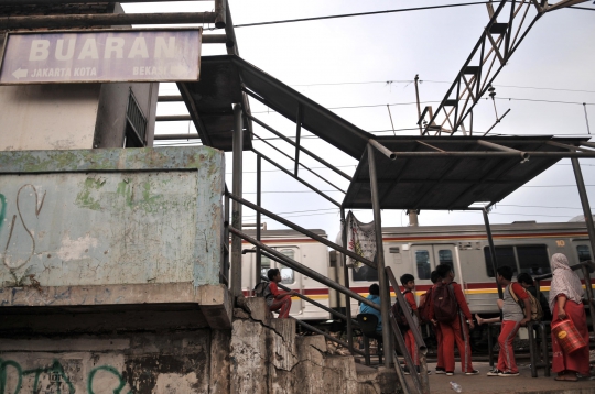 Potret Usang Stasiun Buaran Lama