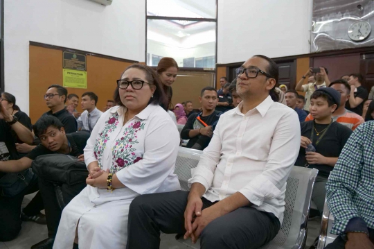 Suasana Sidang Lanjutan Terdakwa Nunung dan Suami di PN Jaksel