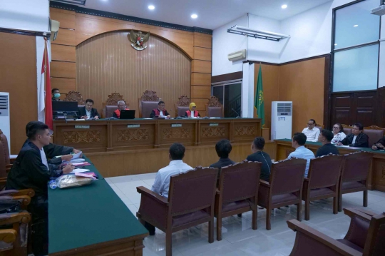 Suasana Sidang Lanjutan Terdakwa Nunung dan Suami di PN Jaksel