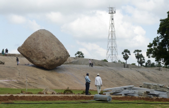 Krishna's Butterball, Batu Unik yang Melawan Gravitasi di India