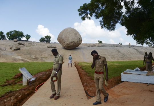 Krishna's Butterball, Batu Unik yang Melawan Gravitasi di India