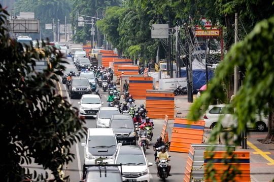 Proyek Trotoar dan Galian Jadi Penyebab Jalan Otista Macet