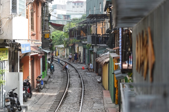 Sering Jadi Tempat Nongkrong dan Selfie, Kafe Pinggir Rel di Vietnam Ditutup