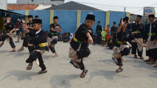 Aksi Anak-anak Melestarikan Seni Silat Betawi Rawa Belong