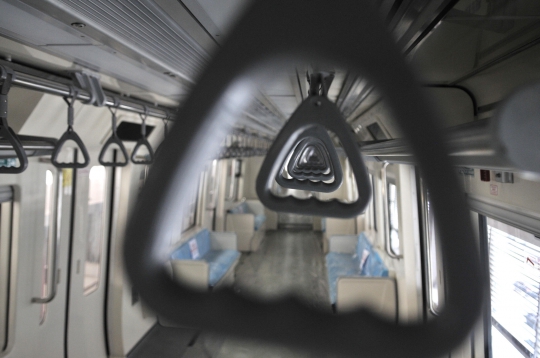 Penampakan Interior LRT Jabodebek Buatan INKA