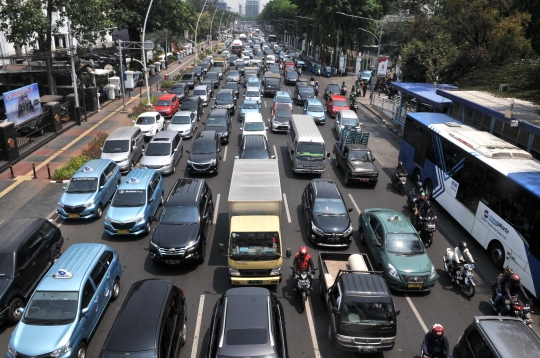 Kemacetan Panjang Akibat Penutupan Jalan Arah Istana Negara