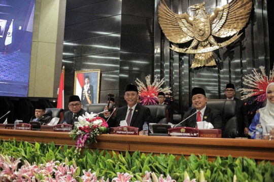 Momen Pengambilan Sumpah Jabatan 5 Pimpinan DPRD DKI Jakarta