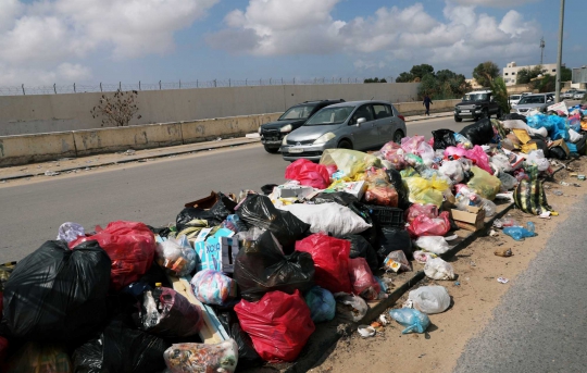 Pemandangan Jalanan Perkotaan di Libya yang Penuh Sampah