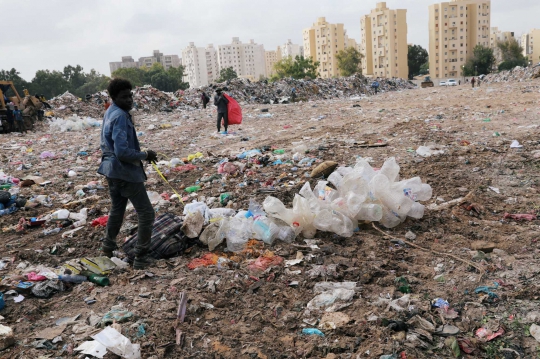 Pemandangan Jalanan Perkotaan di Libya yang Penuh Sampah