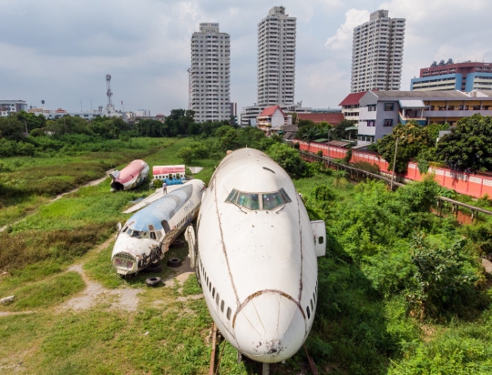Mengunjungi Kuburan Pesawat di Thailand